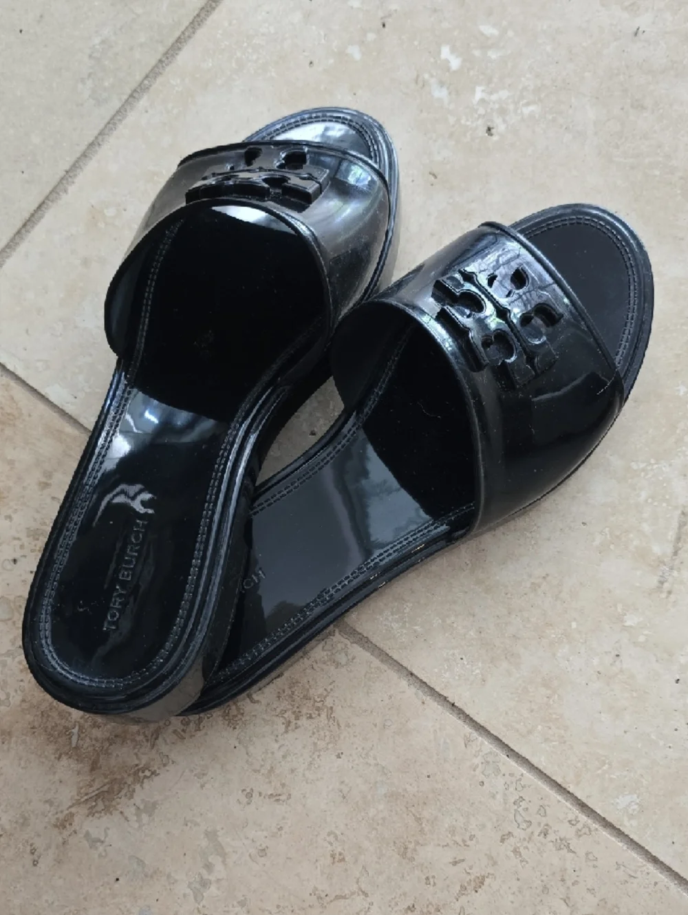 Tory Burch Black Patent Logo Slide Sandals SZ 8M - Picture 3 of 8